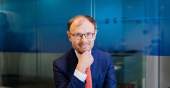 Spoření majetek udržuje, investování ho buduje